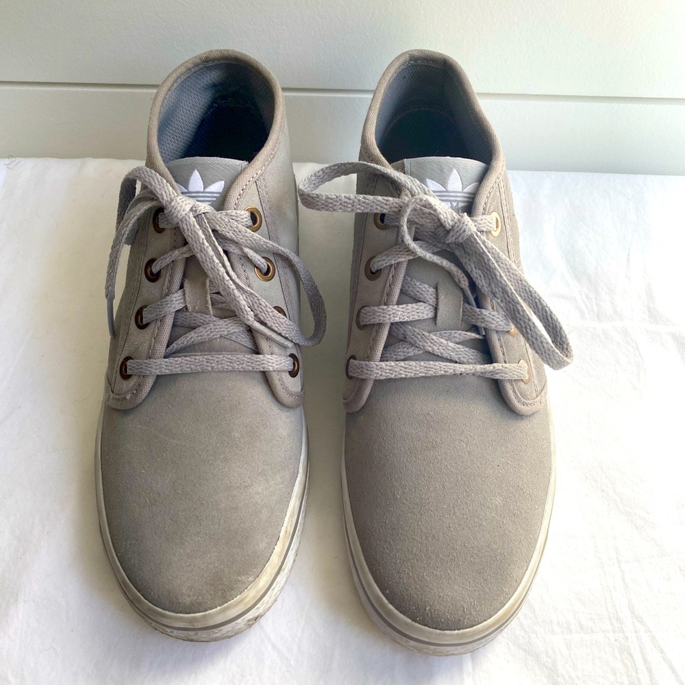 Adidas Women's Stone Grey Suede Lace Up Desert Boot Streetwear Sneaker Size 7